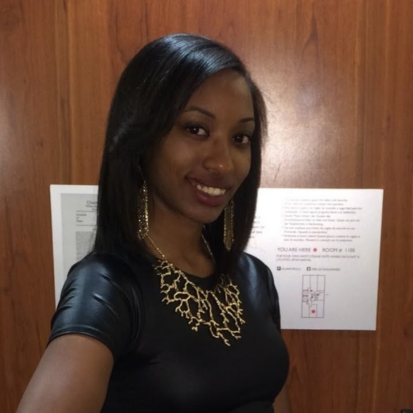 Meet your Posher, Isis - Picture 1 of 1